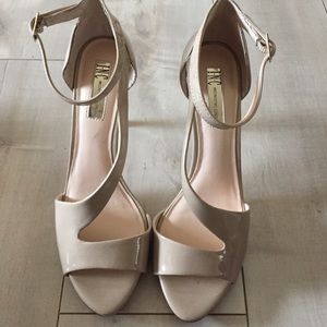I.N.C size 9 1/2 heels