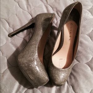 Gianni Bini Platform Heels