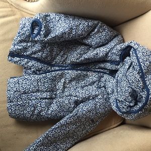 Light weight puffy jacket