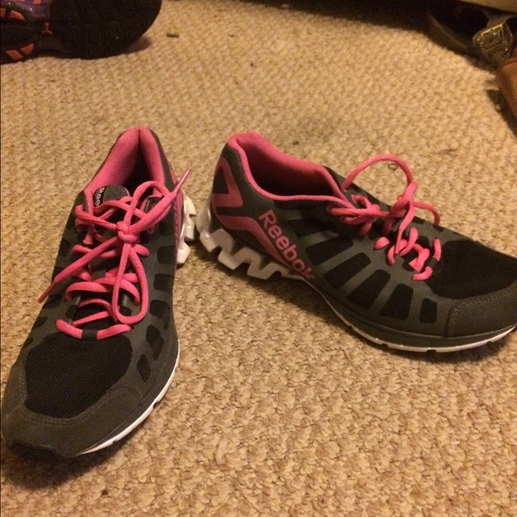 Reebok Sneakers