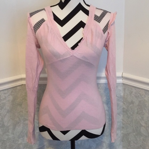 🌸Light pink Armani Exchange sweater, small🌸