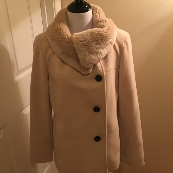 Cole Haan Cashmere Coat with Beaver Fur Collar - Picture 3 of 4