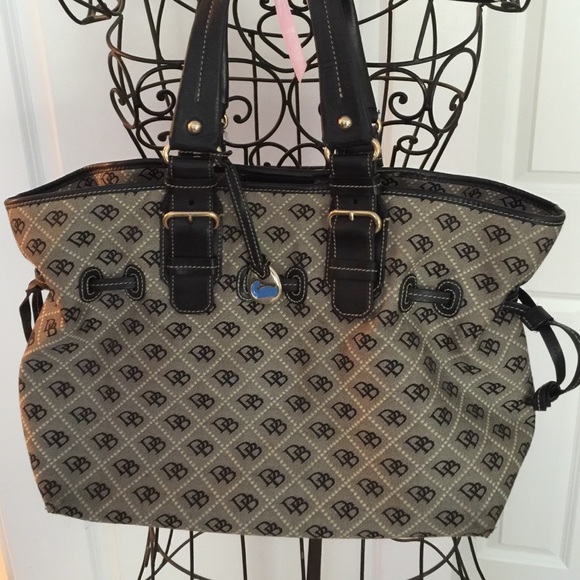 Dooney & Bourke Large tote