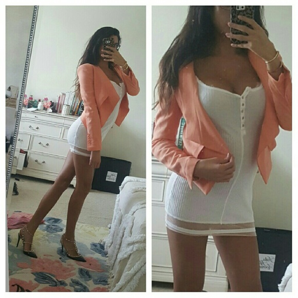 BCBGMAXAZRIA Lloyd colored relaxed jacket.