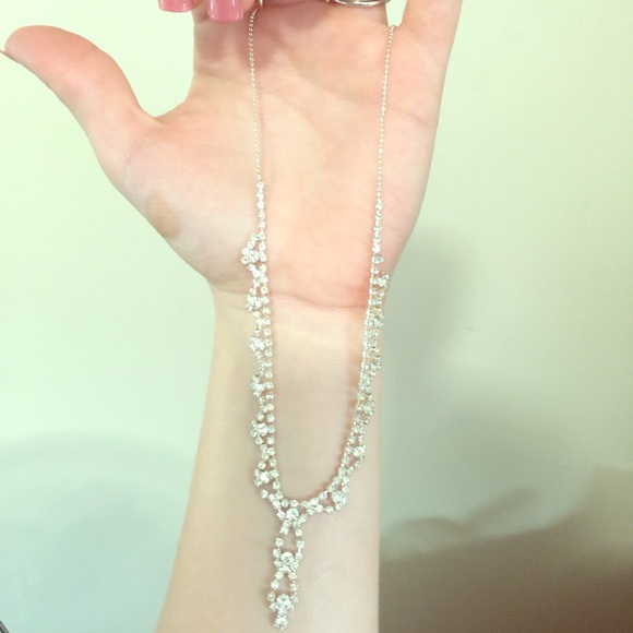 Beautiful rhinestone necklace 😍