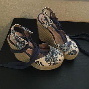 Gorgeous Charles David wedges
