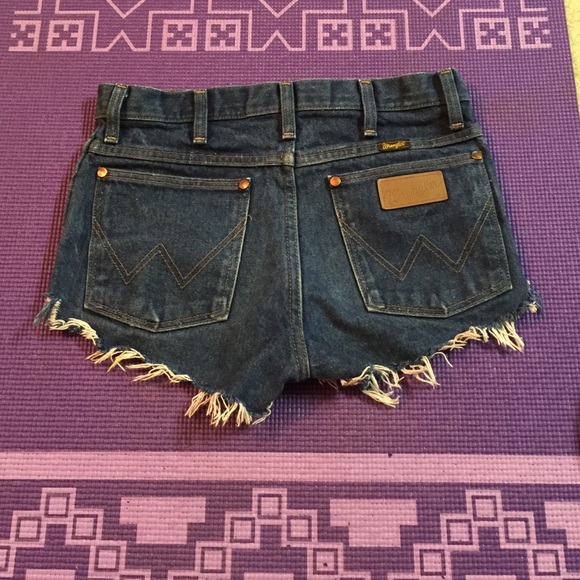 Wrangler Jean cutoff shorts
