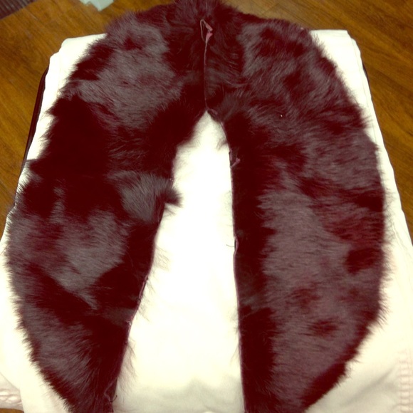 Rabbit fur collar, cherry color