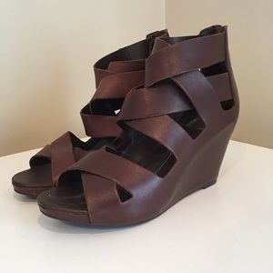Dolce Vita Pali wedges