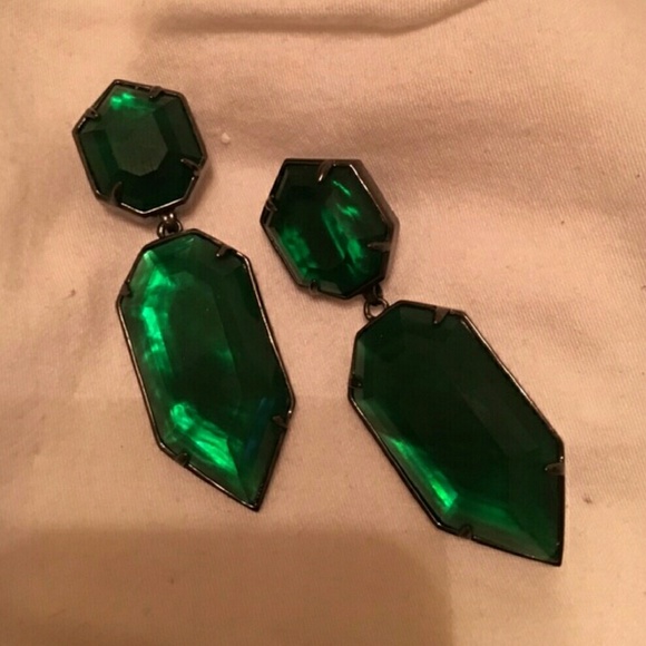 I need theae! Kendra Scott Perla Emerald Illusion - Picture 1 of 2