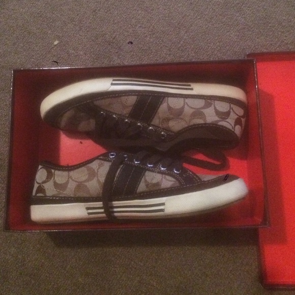 Coach  Brad FS - Picture 4 of 4