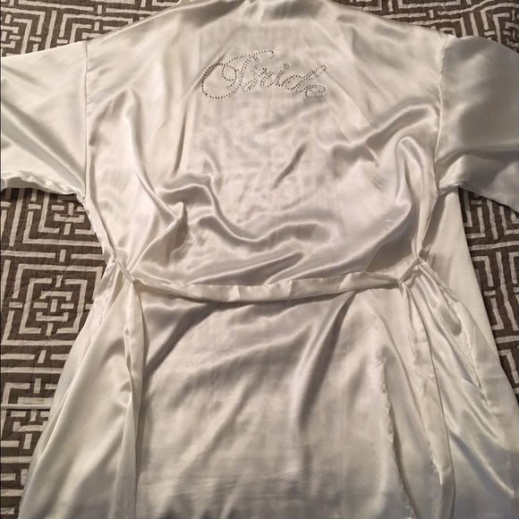 VS Silk Bride Robe