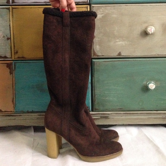 SOLD GUCCI Suede Brown Boots - Picture 5 of 5