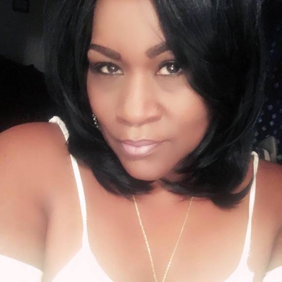 Meet your Posher, Monique - Picture 1 of 1