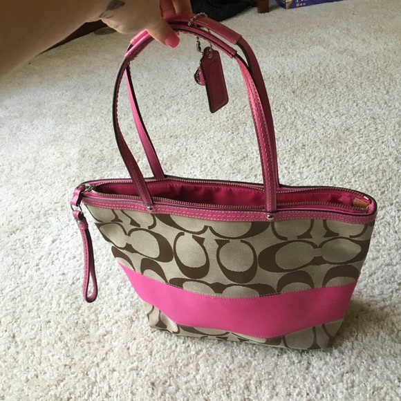 Adorable coach shoulder bag NWOT - Picture 4 of 4