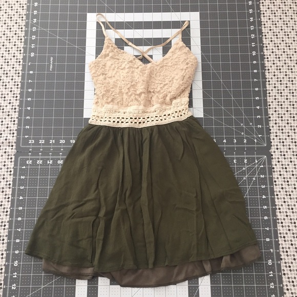 Glare Olive/Beige Lace Mini Dress in Size Medium