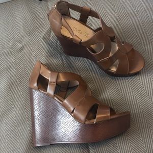 Never worn Aldo wedges