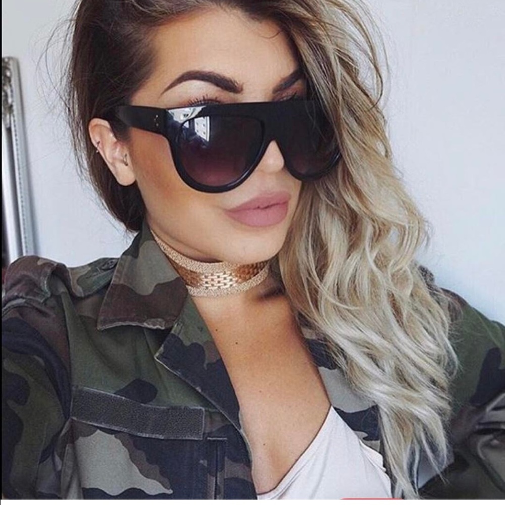 Lea Flat Top Black Oversized Sunglasses - Picture 7 of 8
