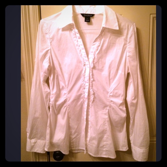 White House Black Market Classic size Large Top