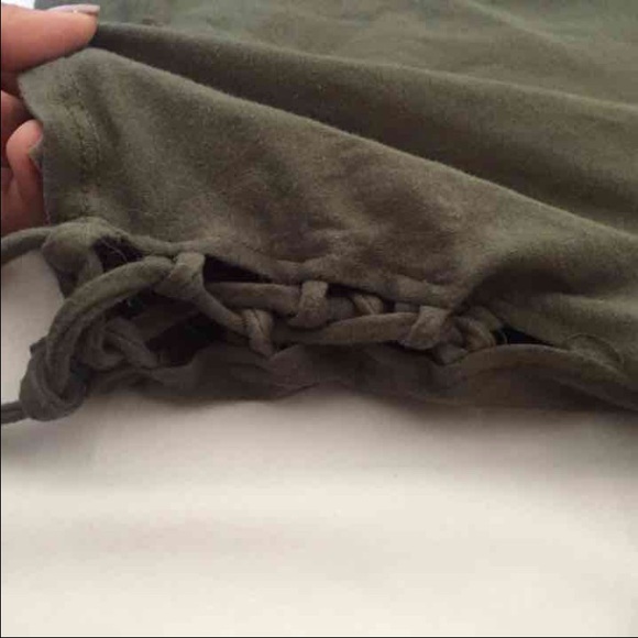 Olive Crop top - Picture 2 of 2