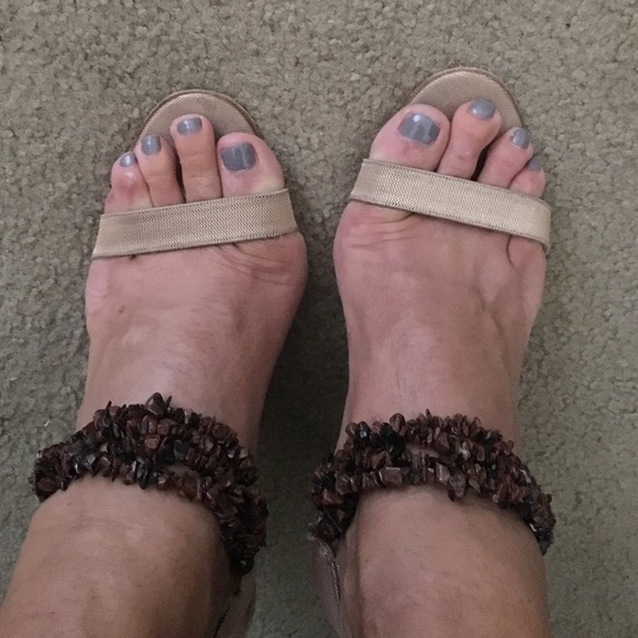 Manolo Blahnik nude sandal, coral accents size 8