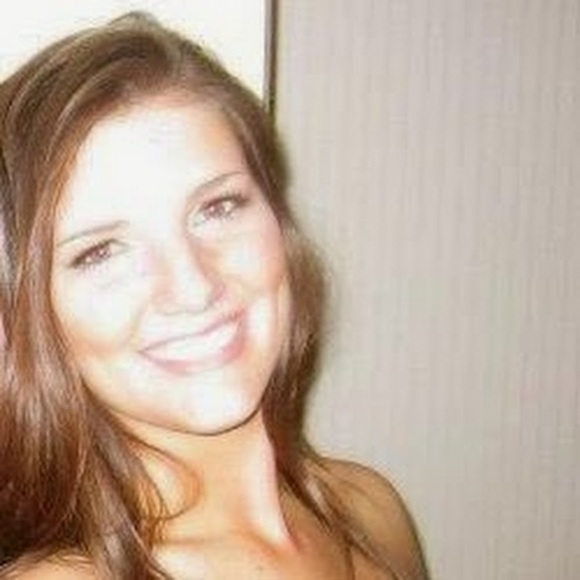 Meet your Posher, Caitlin