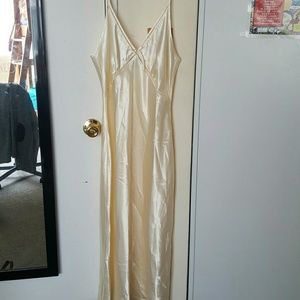 White, floor lemgth nightgown