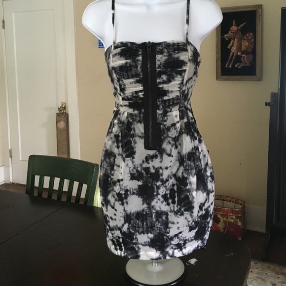 Tie dye dress with pockets, stretch and fun back!