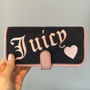 Juicy Couture Makeup Bag 💕