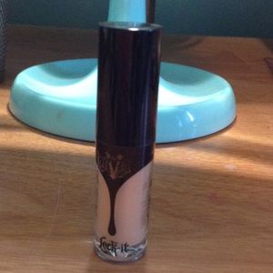 Lock-it concealer sample