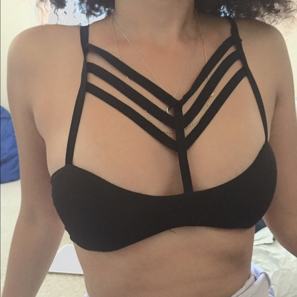 BRAND NEW Black dream Crop Top - Picture 2 of 4