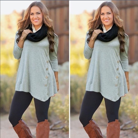 🛑SALE🛑 Long sleeve button top - Picture 2 of 3