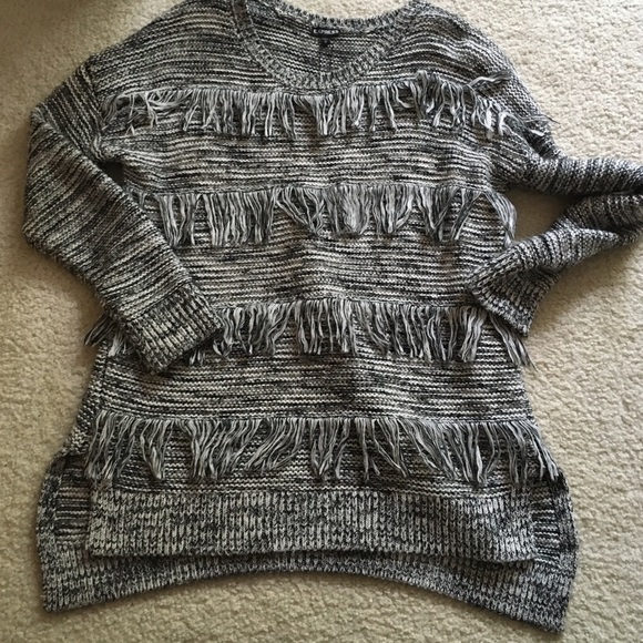 Express Sweater - Picture 2 of 4