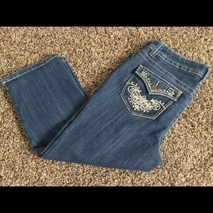 Roz & Ali denim capris size 8