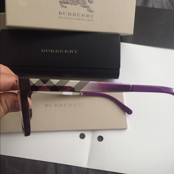 BURBERRY - Picture 2 of 3