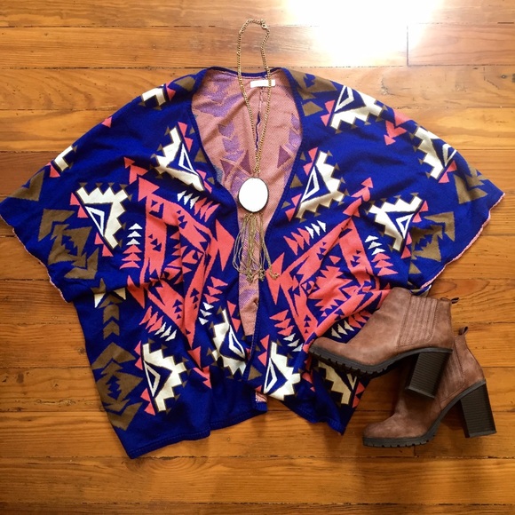 🔴SOLD🔴 Tribal kimono sweater