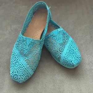 Toms