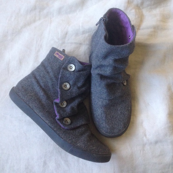 Blowfish button booties
