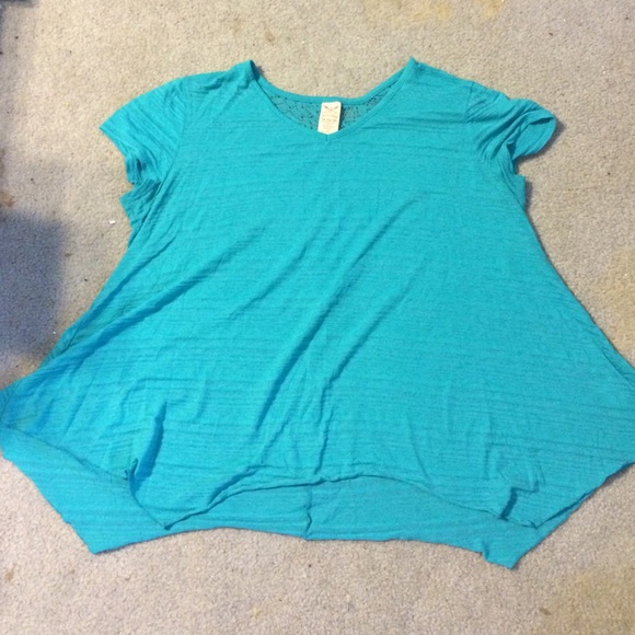 Blue-green dressy t-shirt