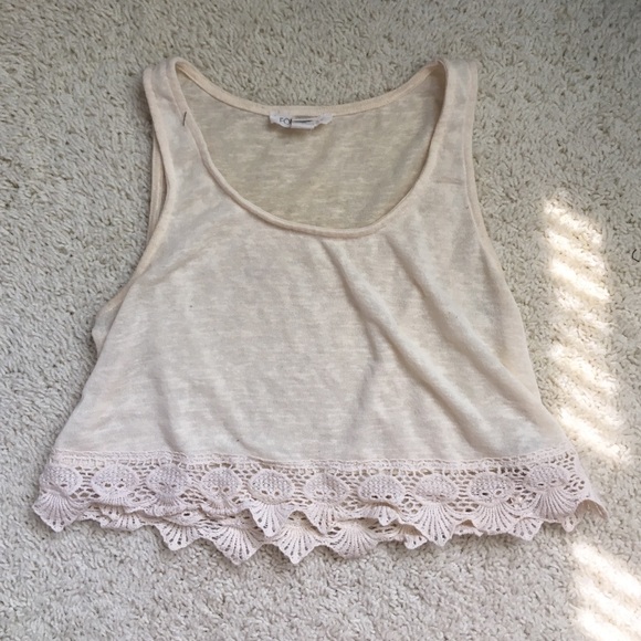 Crop top with crochet trim