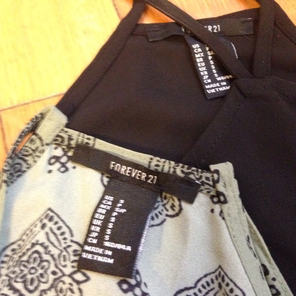 2 tops! A Floral Print AND a Black Halter Top NEW! - Picture 4 of 4