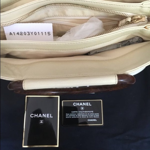 Authentic Chanel bag - Picture 2 of 4