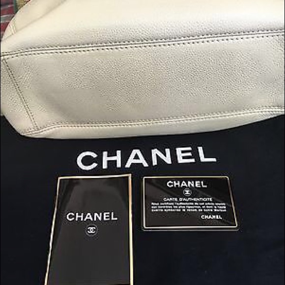 Authentic Chanel bag - Picture 4 of 4