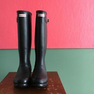 Tall Hunter (Black Matte) Rain Boots!