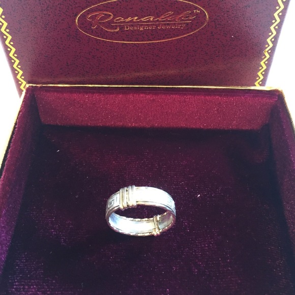 Ronaldo band ring