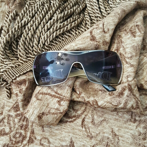 I LIKE TO TRADE JUST LET ME KNOW THANKS!!