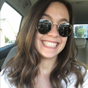 Meet your Posher, Joelle