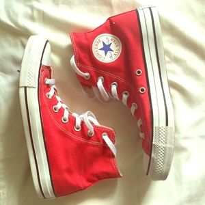 High top red converse Chuck Taylor's