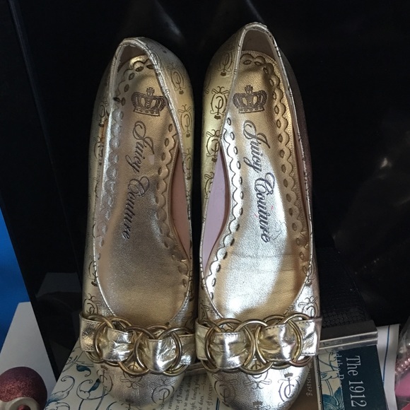 Juicy Couture Shoes - Juicy Couture gold leather flats