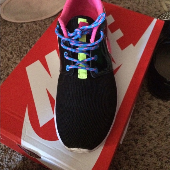 Nike Roche 1s - Picture 3 of 3